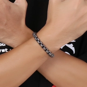 Vintage industrial style titanium steel chain bracelet for men in retro silver finish