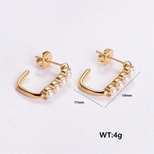 Elegant gold-plated U-shaped earrings with five round white pearls, size 17mm x 19mm