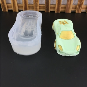 Moule créatif en silicone de voiture de sport 3D pour gâteaux, savons et bougies
