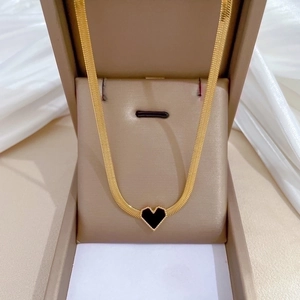 Double Sided Black Heart Pendant Necklace Titanium Steel Gold Plated Beaded Edge Herringbone Chain Women Fashion Jewelry