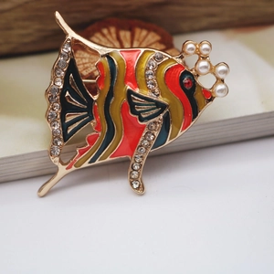 Enameled tropical fish brooch with sparkling rhinestones and white pearls for women