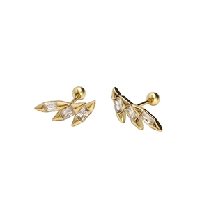 Pair of gold S925 silver stud earrings with geometric wing shape and zircon stones