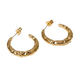 Polished 18K gold plated C-shaped earrings with hammered texture for women