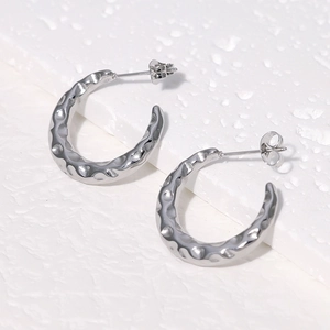 Polished silver C-shaped stainless steel earrings with hammer texture for women
