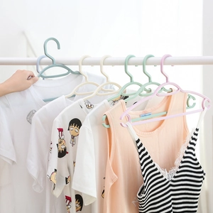 Multifunctional non-slip plastic hangers for adults in pastel colors for drying clothes