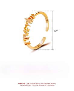 Detailed view of the 2cm golden copper ring with cursive Mommie lettering and dimensions