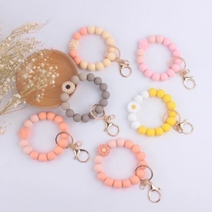 Silicone Beaded Keychain Wristlet With Flower Charm Bracelet Key Ring For Women Alloy Lobster Clasp Fashion Accessory