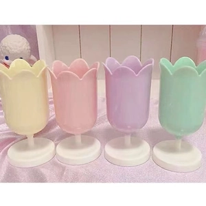 Cute tulip-shaped plastic organizers in Morandi colors for pens or makeup brushes