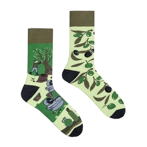 Asymmetric cotton crew socks with olive harvest jacquard illustration in olive green tones