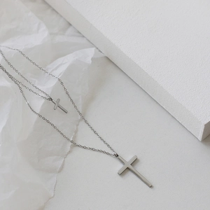 Collana A Strati Con Ciondolo A Croce Acciaio Inossidabile Placcato Oro 18K Gioielli Religiosi Minimalisti Per Donna