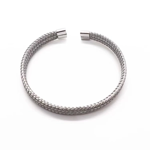 Bracciale rigido a C in acciaio inossidabile intrecciato argento con punte lucide