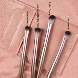 Set de 4 pinceaux maquillage yeux avec poils souples et pochette en cuir rose pour estomper