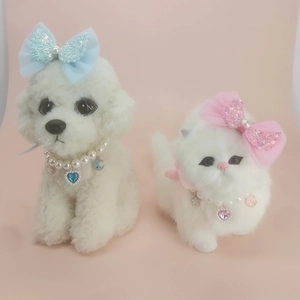 Handmade pet necklace and bow set for cats and dogs on plush toys with heart charms