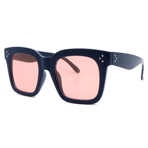Schicke Oversize-Quadrat-Sonnenbrille mit blauem Rahmen und rosa Gläsern
