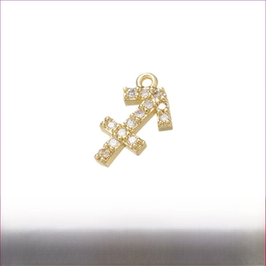 Detail van Boogschutter pijl hanger in goud messing met micro-ingelegde zirkoon voor DIY