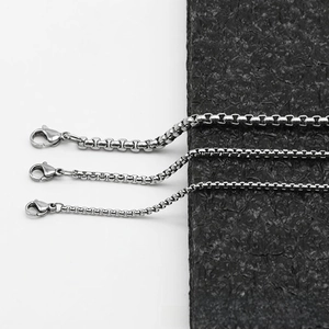 Detailed comparison of three stainless steel box chains with lobster clasp fasteners