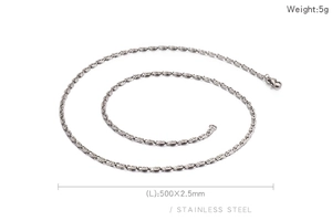 Detail showing 500x2.5mm silver stainless steel chain necklace with measurements