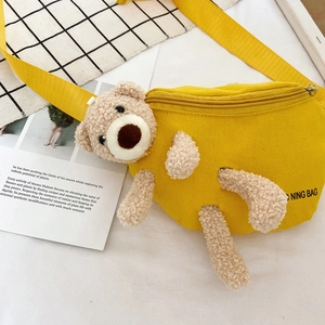 Sac de poitrine mignon en toile jaune pour femme avec décoration d'ours en peluche 3D