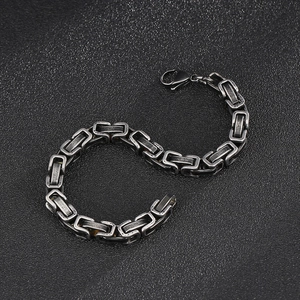 Men's retro stainless steel king chain bracelet with vintage black finish and lobster clasp