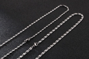 Detailed close-up of a silver spiral twist chain necklace made of 304 stainless steel