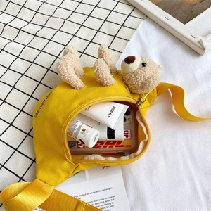Sac bandoulière en toile jaune avec décoration ours en peluche 3D et zip