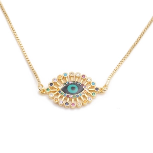 Collana a catena dorata con ciondolo malocchio e zirconi multicolori con micro pavé