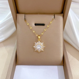 Sunflower Snowflake Pendant Necklace Stainless Steel Chain Copper Zircon Luxury Elegant Jewelry For Women Wedding Banquet