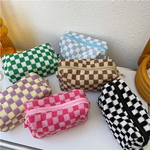 Knitted Checkerboard Cosmetic Bag Woolen Toiletry Storage Pouch Aesthetic Large Capacity Travel Makeup Organizer Zippered