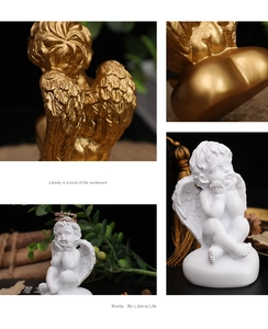 Détails de figurines d'ange dorées et blanches avec des textures d'ailes précises
