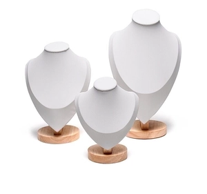 Three-piece solid wood heart-shaped jewelry mannequin stand for necklace display