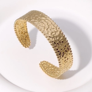 Bracciale rigido aperto retrò placcato oro 18K in acciaio inox con texture a onde