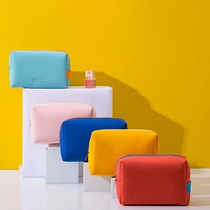 Make-Up Tas PU Leer Waterdicht Grote Capaciteit Toilettas Draagbare Organizer LOVE Reliëf Rits