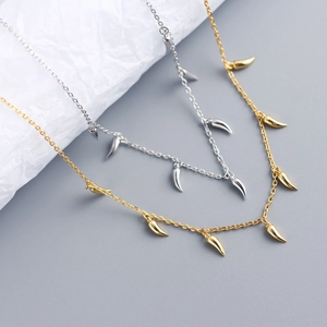 Minimalistische S925 Sterlingsilber Horn Anhänger Halskette in Gold und Silber