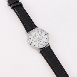 Fashionable men's quartz watch with blue glass mirror, silver case and black leather strap