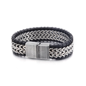Herrenarmband aus Titanstahl mit Weizenkette, Ledergeflecht und Magnetverschluss