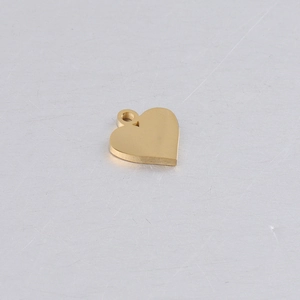 Polished gold heart pendant made of mirror finish titanium steel for DIY jewelry making