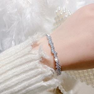 Elegant silver irregular geometric bracelet with sparkling full zircon stones for women