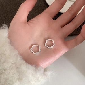 Hollow Flower Hoop Earrings 925 Sterling Silver Minimalist Sweet Style For Women Polished Shiny Jewelry Accessory