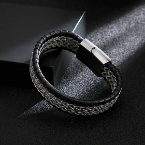 Herrenarmband aus Titanstahl mit schwarzem Leder und silbernem Magnetverschluss