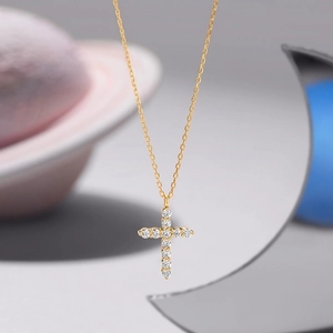 Elegant 925 sterling silver cross necklace with pavé zircons and 14k gold plating