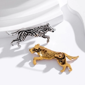 Vintage wolf head brooch pins for men's suits in antique silver and gold metal finish