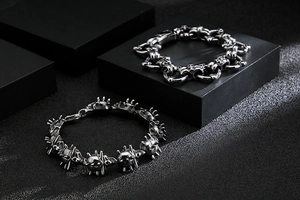 Détails de bracelets tête de mort en acier inoxydable gothique avec finition argent sombre