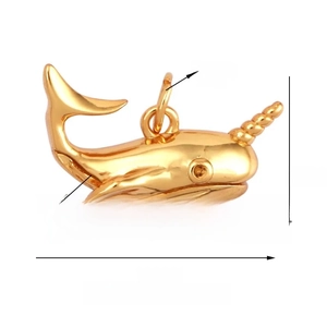 Détail du pendentif narval en or poli avec dimensions précises de 20x12mm