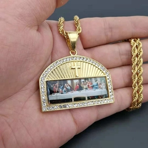 Gold-plated hip hop necklace with The Last Supper pendant and rhinestones on rope chain
