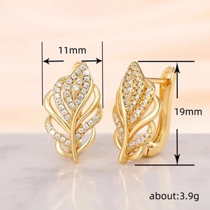 Elegant gold wheat leaf earrings with white zircon, size 11x19mm and 3.9g weight