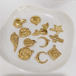 Vintage Stainless Steel Pendant Heart Moon Starfish Cross Coin Charms For Women Gold Plated Retro Jewelry Accessories
