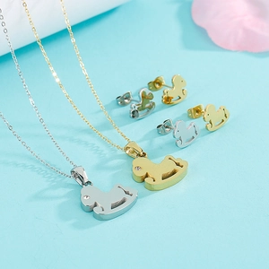 Set gioielli cavallo a dondolo in acciaio inox con collana e orecchini in oro e argento