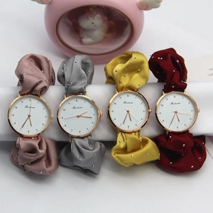 Fashionable ribbon scrunchie watches with faux pearls and gold round dial for women