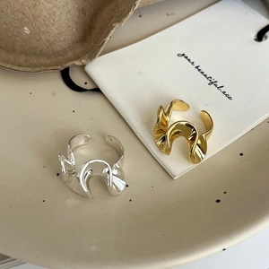 Anello Aperto a Onda in Ottone Placcato Oro Minimalista per Donna Anello Regolabile Irregolare a Forma di Gonna Gioielli