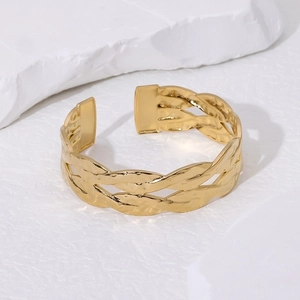 Bracciale rigido aperto in acciaio al titanio dorato con trama intrecciata stile vintage